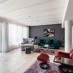 בית נופש Luxurious With A Private Garden