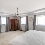 Luxurious With A Private Garden *
