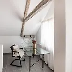 Luxurious With A Private Garden *