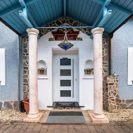 Luxurious With A Private Garden