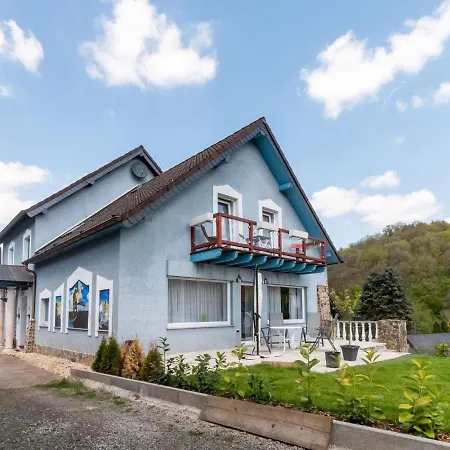 Holiday home Luxurious With A Private Garden *