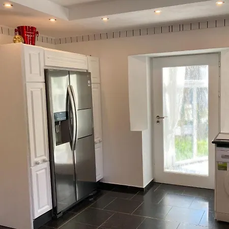 Holiday home Luxurious With A Private Garden