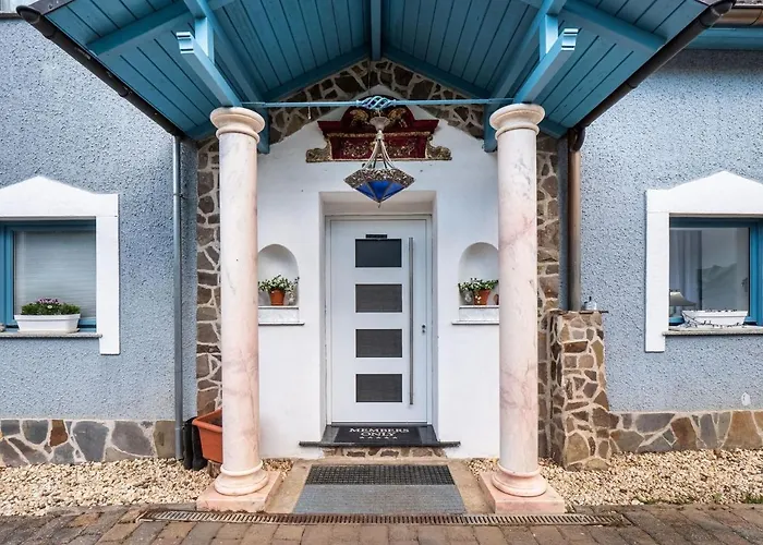 Luxurious With A Private Garden