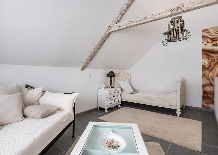 בית נופש Luxurious With A Private Garden *